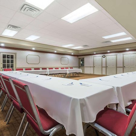 Howard Johnson By Wyndham Springfield Buitenkant foto