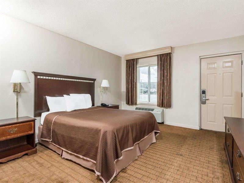 Howard Johnson By Wyndham Springfield Buitenkant foto